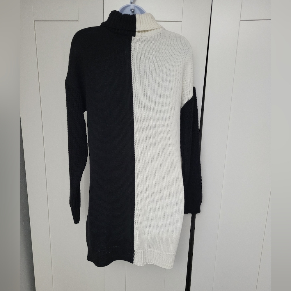 NWOT Split Monochrome Black & White Turtleneck Sweater Dress - Picture 11 of 12